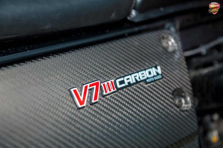 v7 carbon boczna oslona