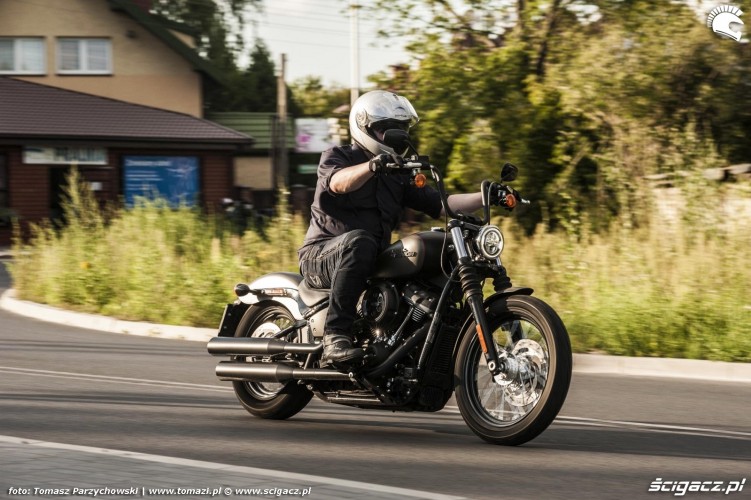 Harley Davidson Street Bob 2018 test 30