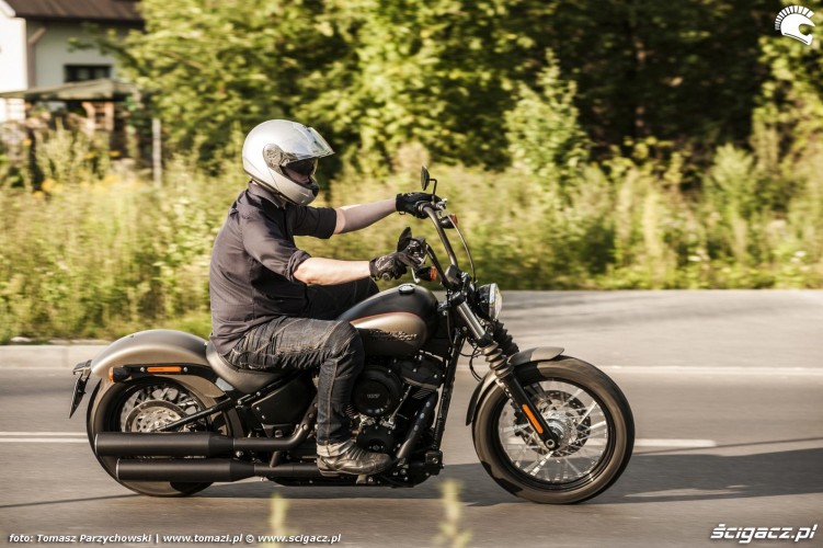 Harley Davidson Street Bob 2018 test 35