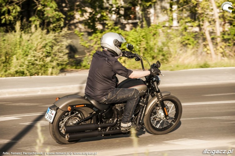 Harley Davidson Street Bob 2018 test 36