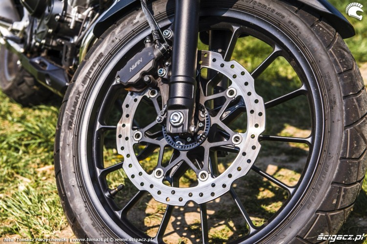 Honda CB500X test motocykla 2019 tarcza