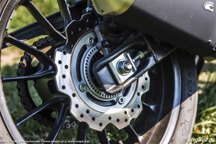 Honda CB500X test motocykla 2019 tarcza tyl
