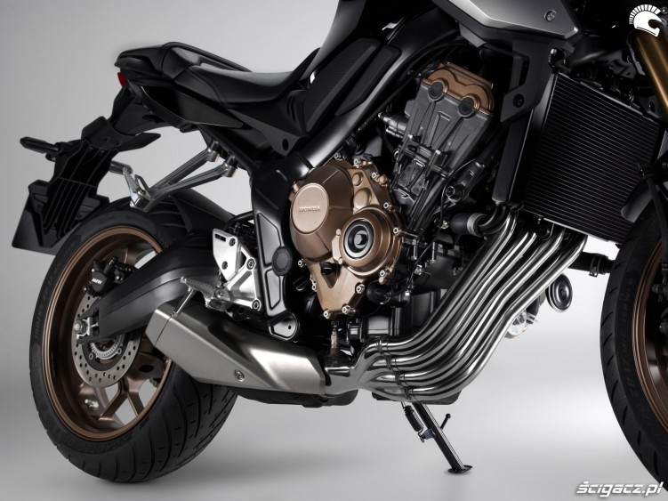 Honda CB 650 R 2019 studio 17