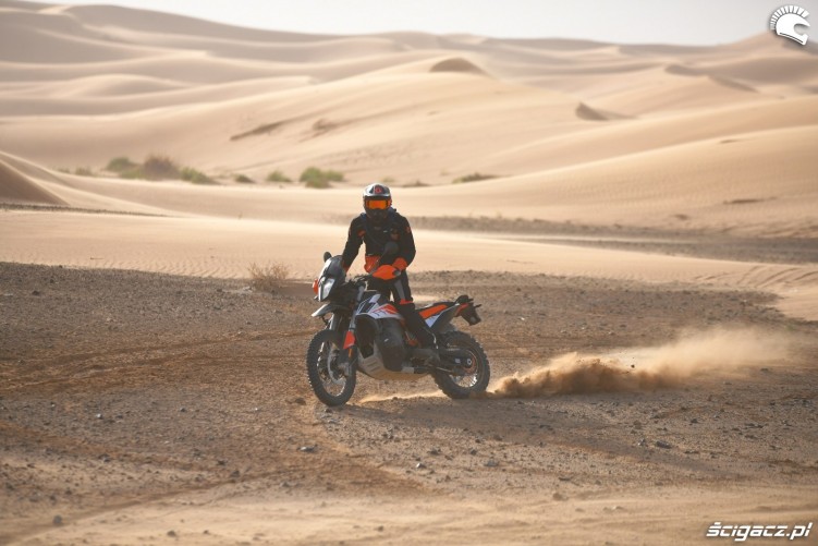 ktm 790 adventurer pustynia maroko wydmy