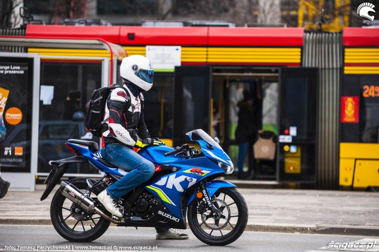 Suzuki GSX R 125 test motocykla Barry 05