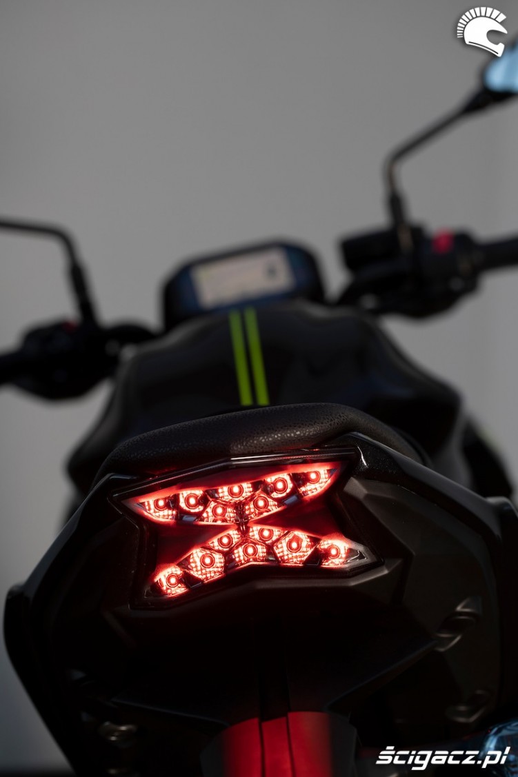 Kawasaki Z650 2020 tyl lampa