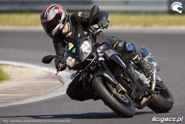 motocyklista na tuono aprilia 2009 tor poznan test b mg 0616