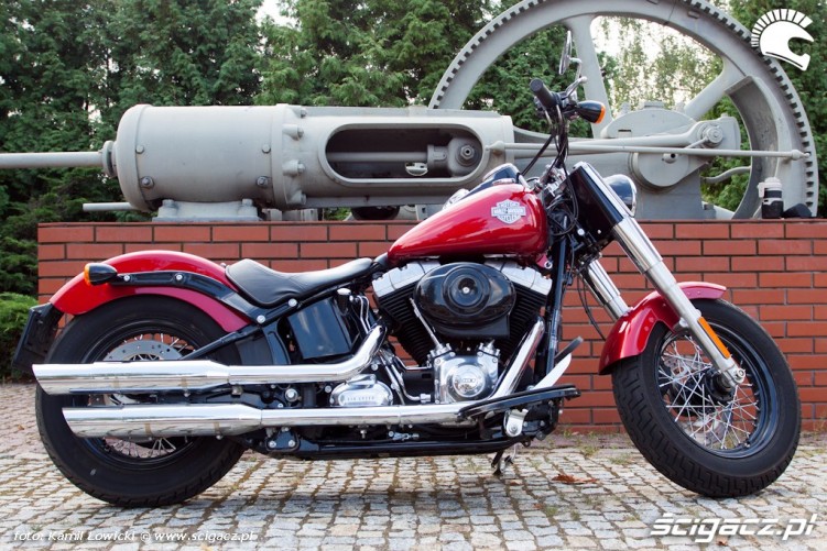 prawy bok Harley Davidson Softail Slim