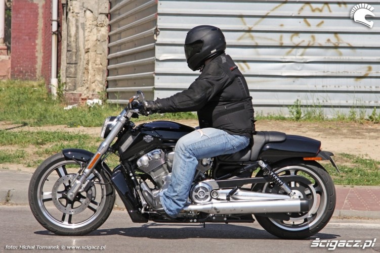 V Rod Muscle patrol rewiru Harley Davidson