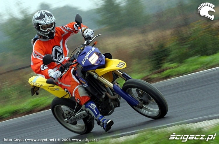 husqvarna 610 supermoto zakret