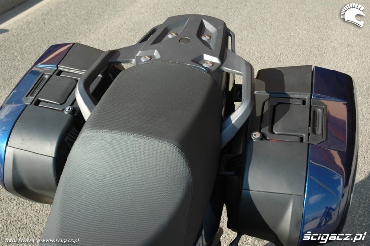 kanapa i kufry Triumph Sprint GT 2011