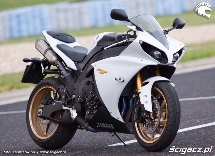 nowy model yamaha r1 scigacz.pl