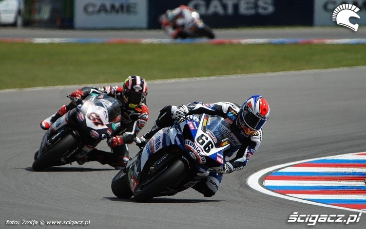 Tom Sykes Shane Byrne Brno SBK race