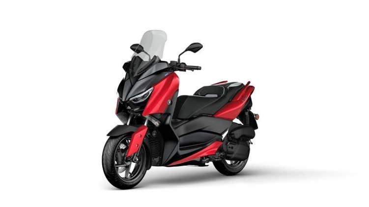 2018-Yamaha-XMAX-125-ABS-EU-Radical-Red-VR360-027