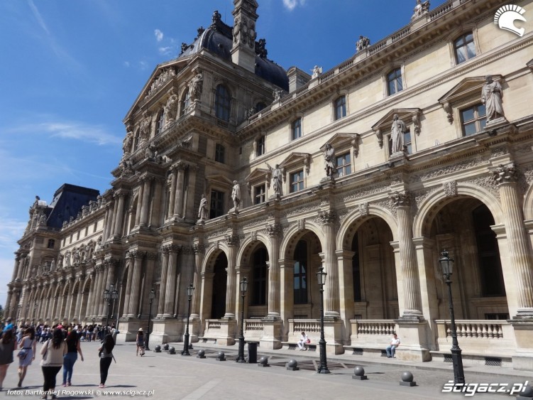 7 Palac krolewski Louvre