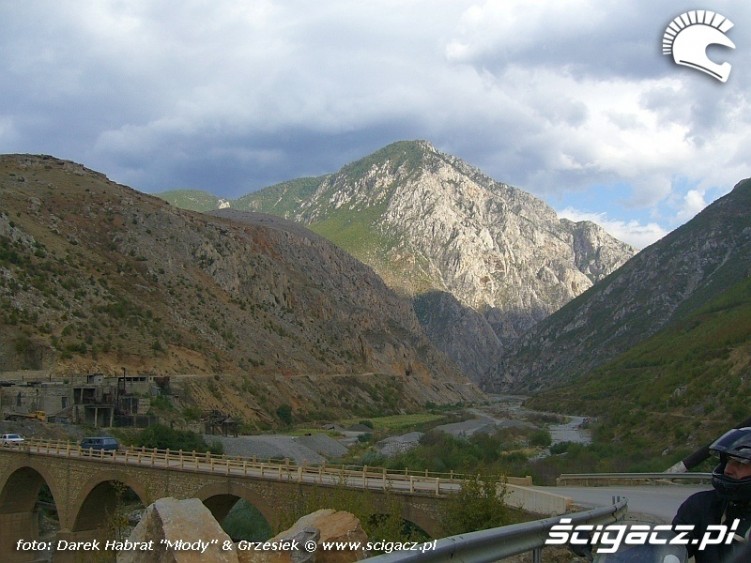 Albania - droga w gorach