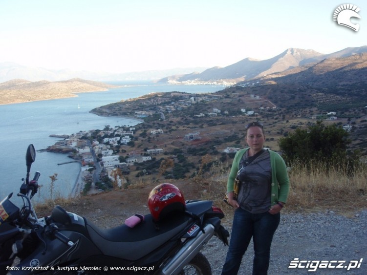 zona i krajobraz miasta nad morzem motocyklem po Krecie 2010