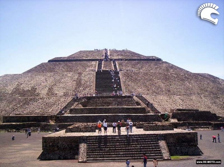 Teotihuacan-Piramides2