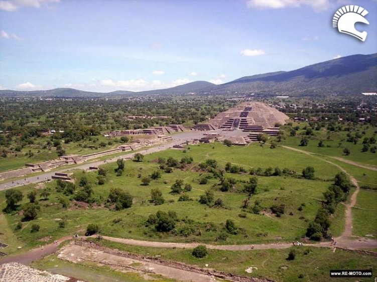 Teotihuacan-Piramides3