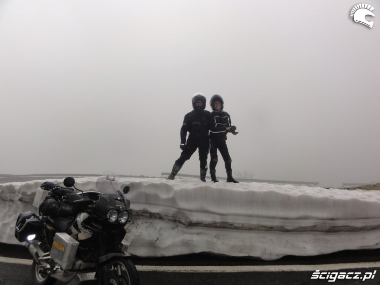 motocykle i snieg w rumunii