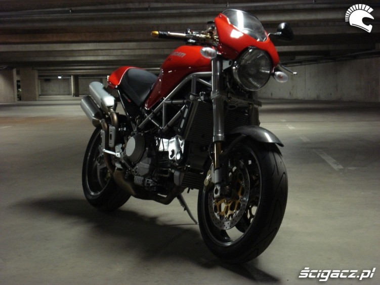 Ducati Monster S4R garaz
