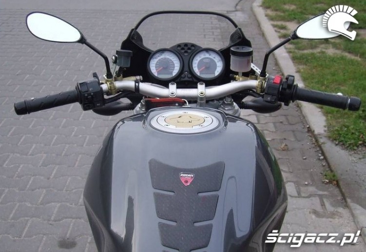 Ducati Monster S4R kokpit