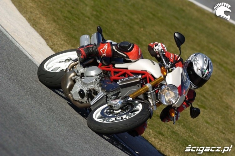 Ducati Monster S4R testastretta tor