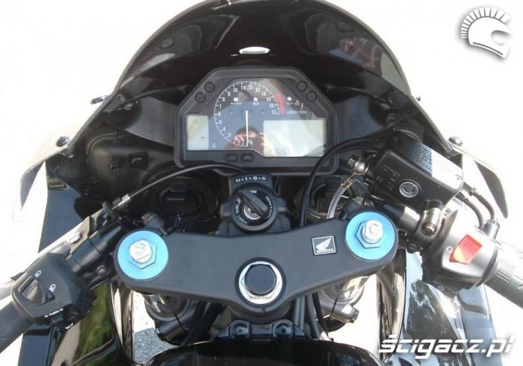 CBR600RR kokpit