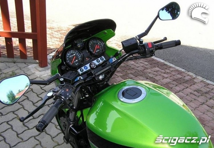 Kawasaki ZRX 1200 R kokpit