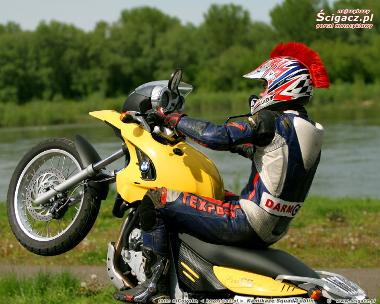 bmwf650gs wheelie 1280 1024