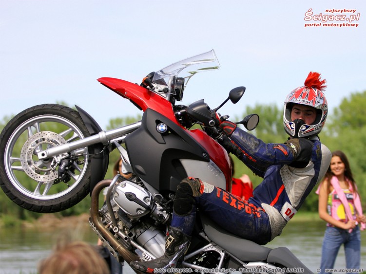 bmwr1200gs wheelie 1024 768