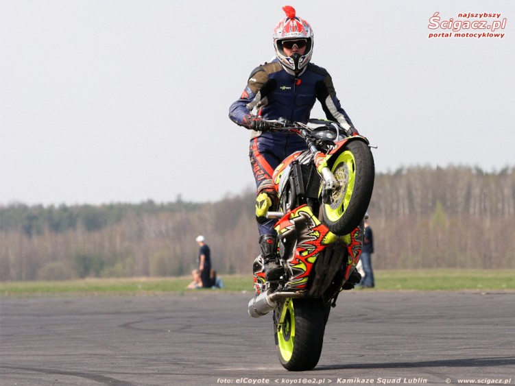 raptowny lotnisko wheelie 1024 768