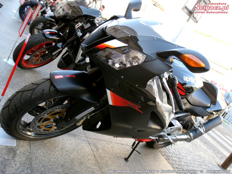 Aprilia RSV 1000 R 1024 768