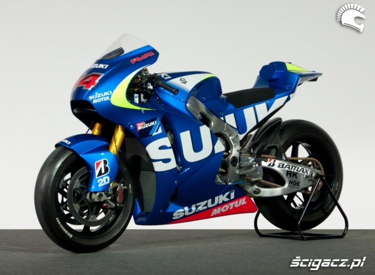 2015 suzuki motogp race bike inline four