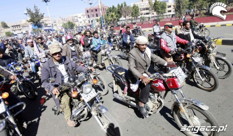 Demonstracja motocyklistow w Jemenie