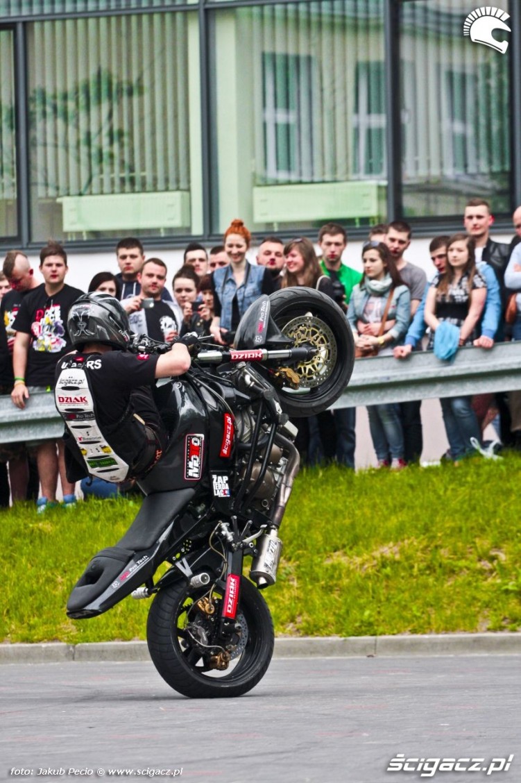 HC wheelie Lukasza FRS Moto Show 2014