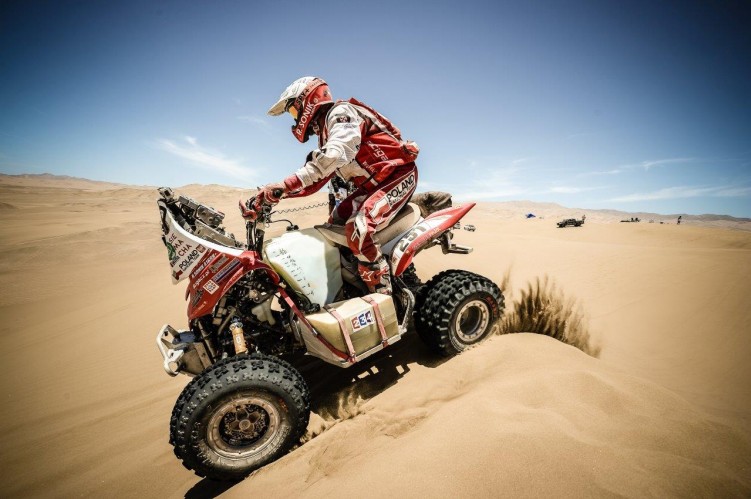 Sonik na wydmach Dakar 2015