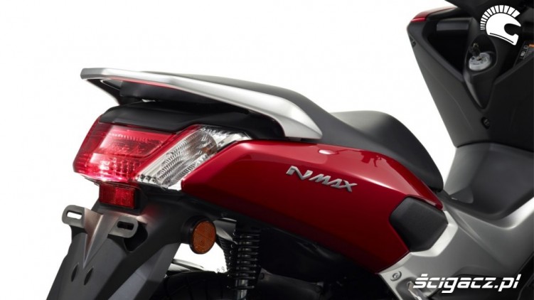 Yamaha NMAX 125 2015 tyl