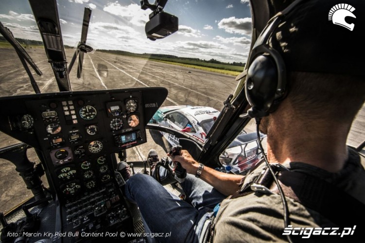 Felix Baumgartner w helikopterze