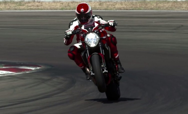 Ducati Monster 1200 R guma