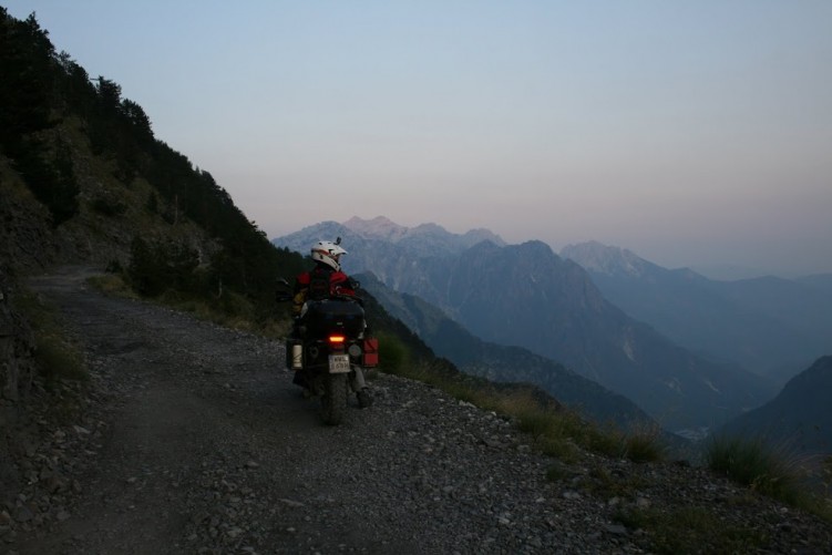 motocyklem w gorach