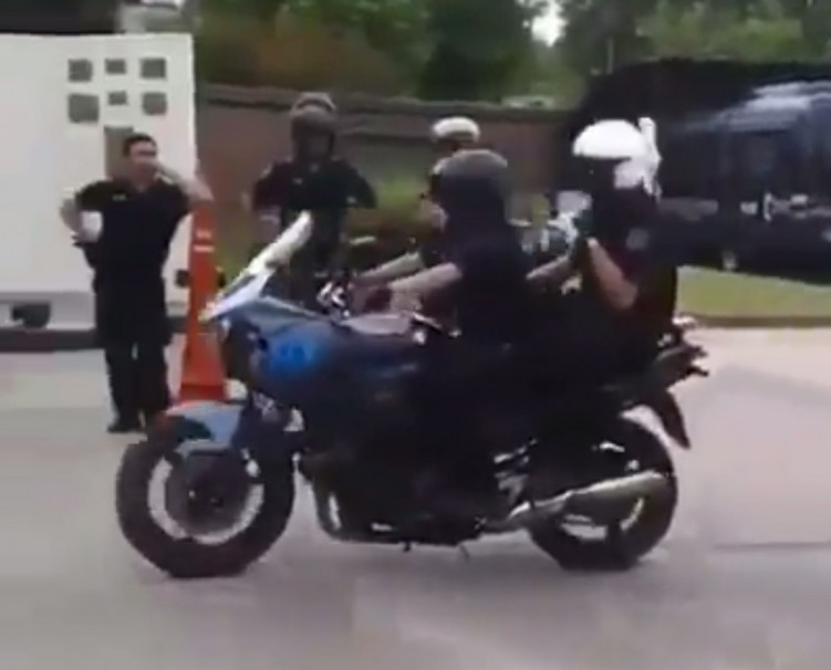 policjanci vs Yamaha TDM