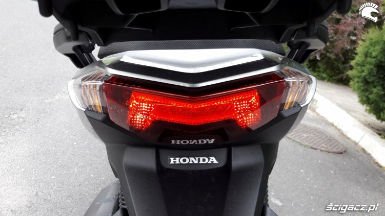 Honda Forza 125 2017 tylna lampa