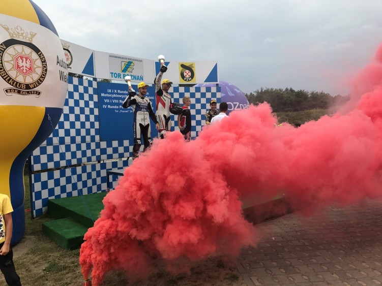 Zawodnicy Dunlopa zdominowali Motocyklowe Mistrzostwa Polski 3