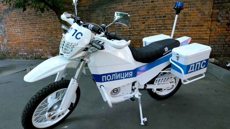 Elektryczny motocykl Kalasznikowa Policja