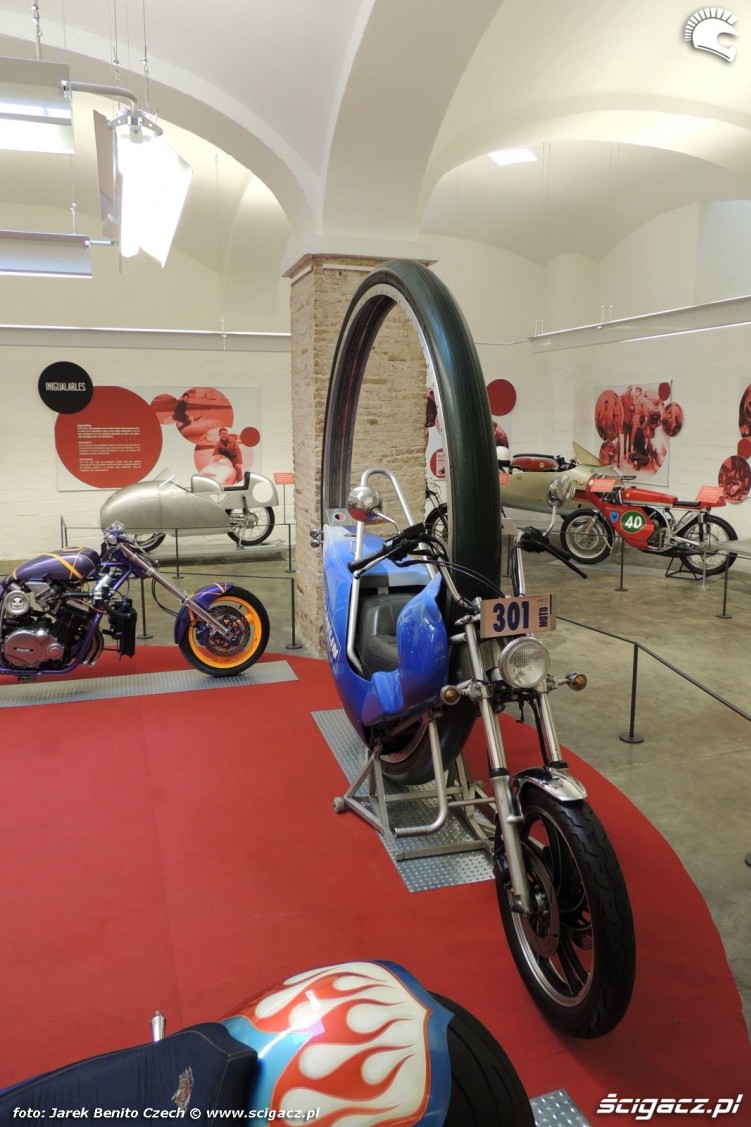 Muzeum motocykli w Barcelonie 66 Michelin