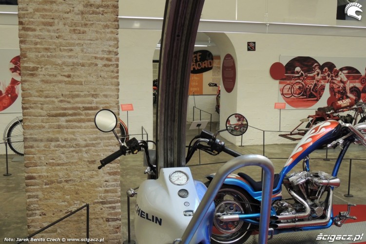 Muzeum motocykli w Barcelonie 69 Michelin