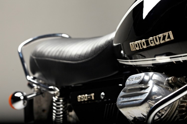 Moto Guzzi 850T 1974 07 saddle