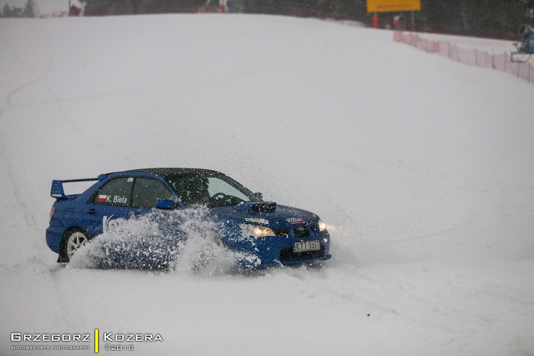 Subaru Impreza WRX na sniegu