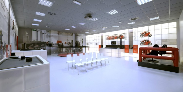 Laboratorium przy muzeum Ducati 1